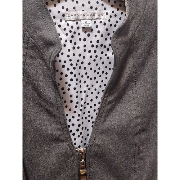 Sandra Darren Knee Length Dress Career Gray Size 10 Workwear Belted V Neck - Picture 2 of 8